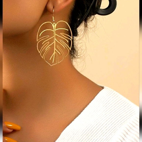 Anthropologie Jewelry - Leaf Drop Earrings